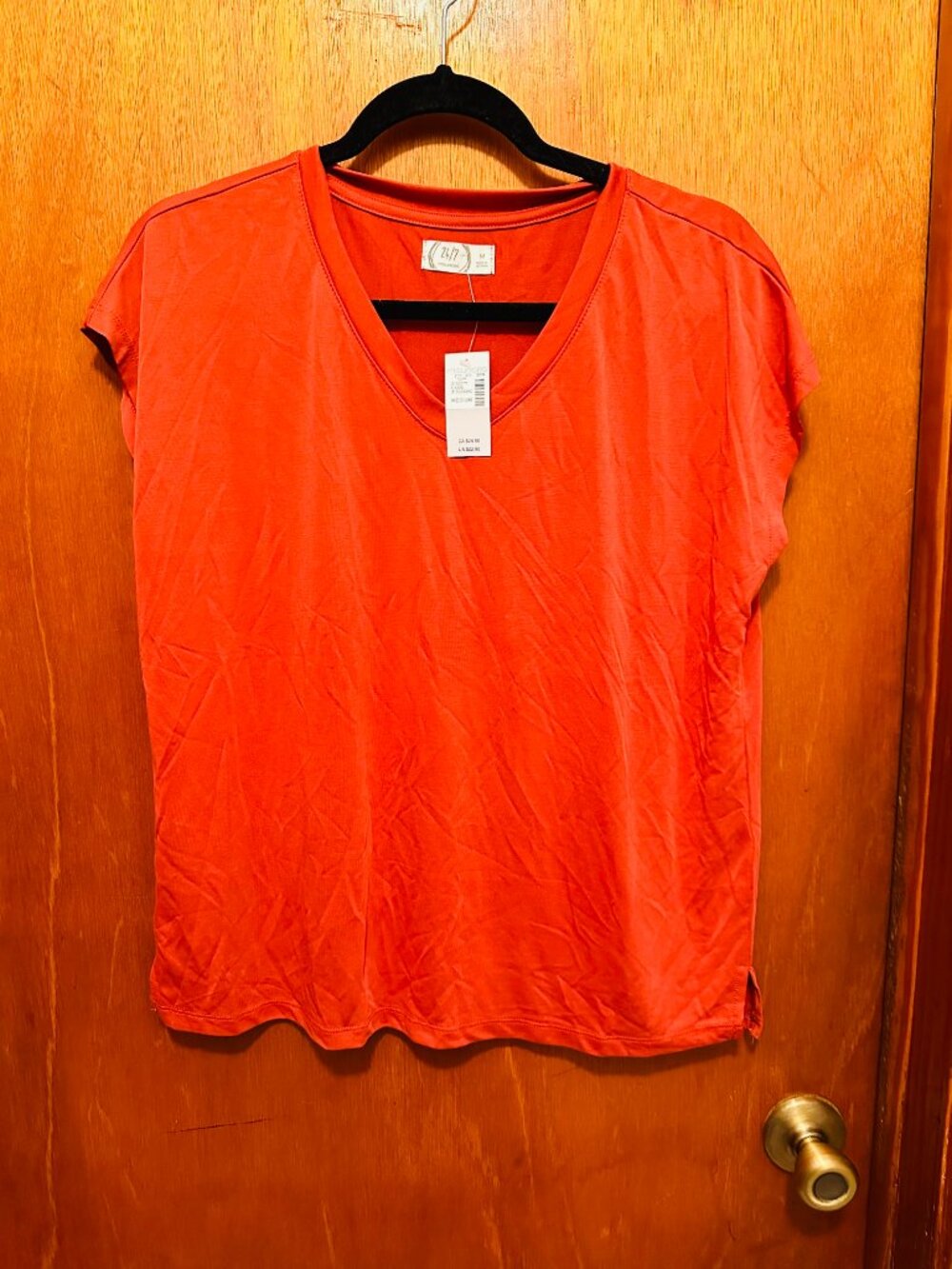 NWT Maurices 24/7 v-neck top size M